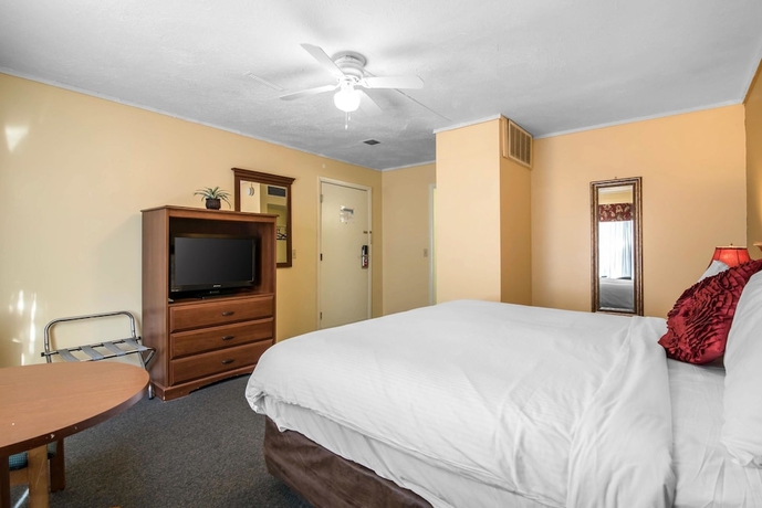 Imagen de la habitación del Hotel Econo Lodge Inn and Suites, Laconia. Foto 9