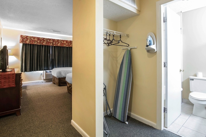 Imagen de la habitación del Hotel Econo Lodge Inn and Suites, Laconia. Foto 13