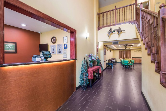 Imagen de los interiores del Hotel Econo Lodge Inn and Suites Little Rock SW. Foto 19