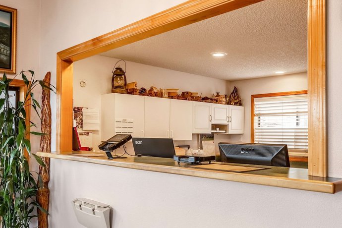 Imagen de los interiores del Hotel Econo Lodge Inn and Suites Madras. Foto 16