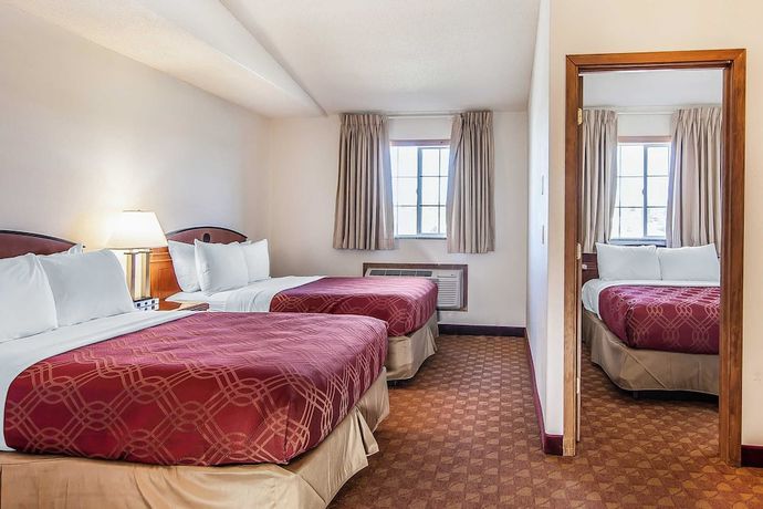 Imagen de la habitación del Hotel Econo Lodge Inn and Suites Madras. Foto 13