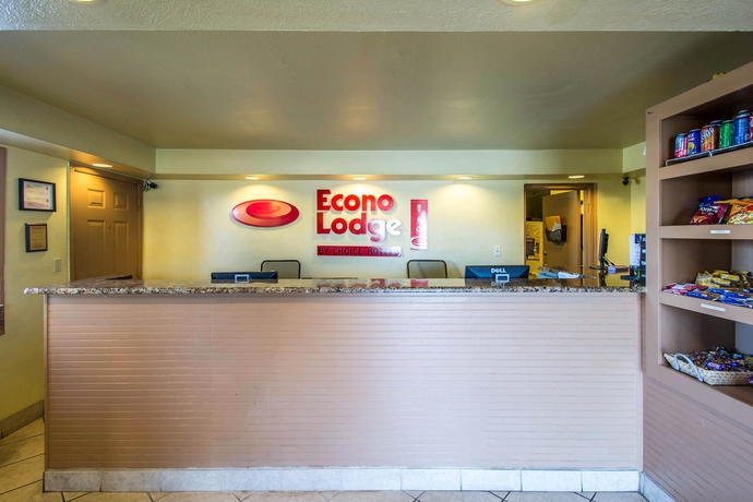 Imagen de los interiores del Hotel Econo Lodge Inn and Suites Maingate Central. Foto 5