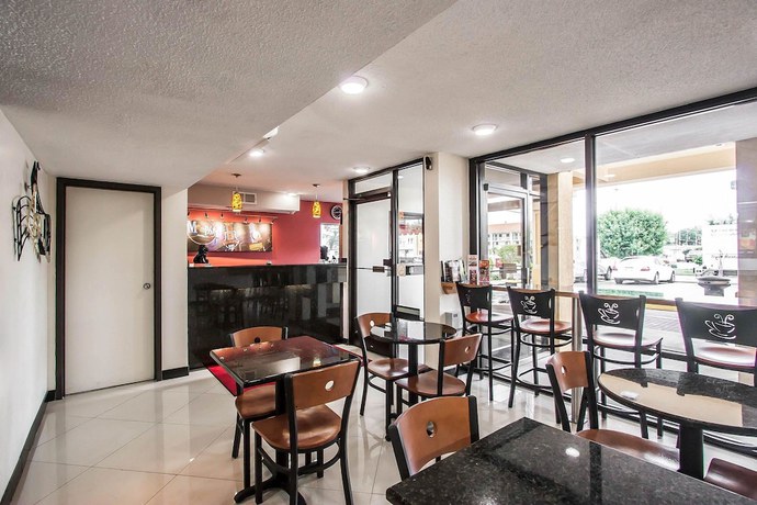 Imagen de los interiores del Hotel Econo Lodge Inn and Suites, Memphis. Foto 20