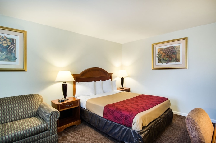 Imagen de la habitación del Hotel Econo Lodge Inn and Suites, Northborough. Foto 6