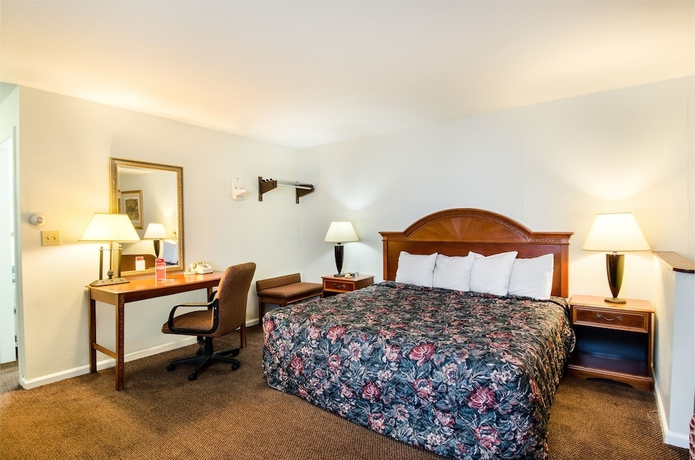 Imagen de la habitación del Hotel Econo Lodge Inn and Suites, Northborough. Foto 16