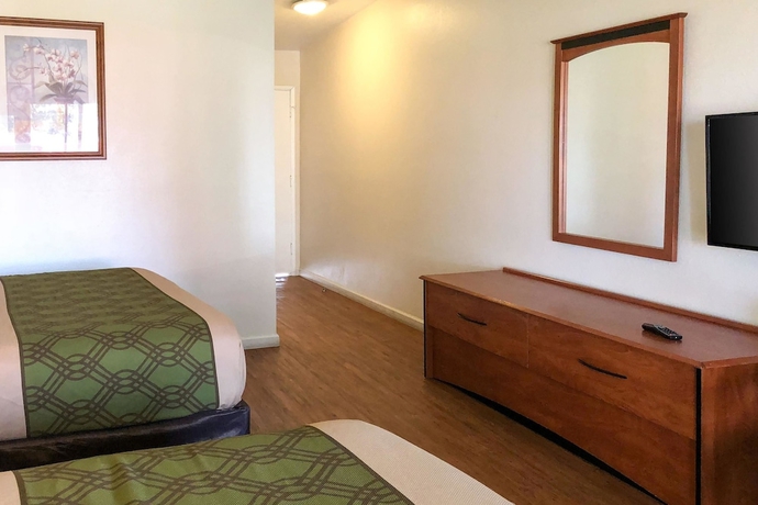 Imagen de la habitación del Hotel Econo Lodge Inn and Suites Oakland Airport. Foto 7