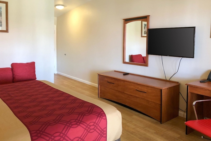 Imagen de la habitación del Hotel Econo Lodge Inn and Suites Oakland Airport. Foto 8