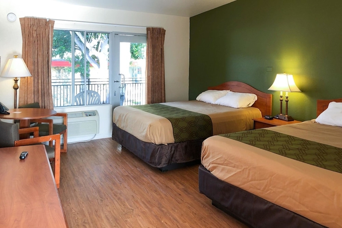 Imagen de la habitación del Hotel Econo Lodge Inn and Suites Oakland Airport. Foto 10