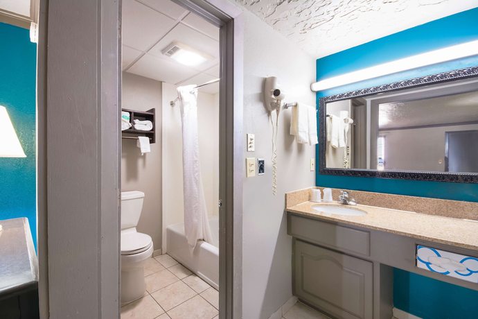 Imagen de la habitación del Hotel Econo Lodge Inn and Suites, Oklahoma City. Foto 10