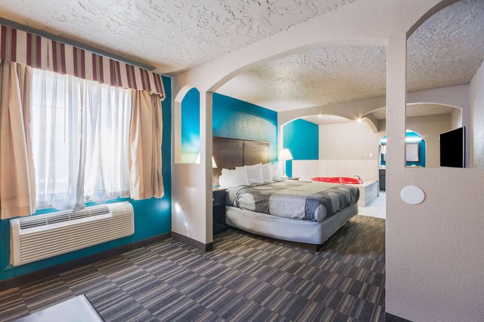 Imagen de la habitación del Hotel Econo Lodge Inn and Suites, Oklahoma City. Foto 17