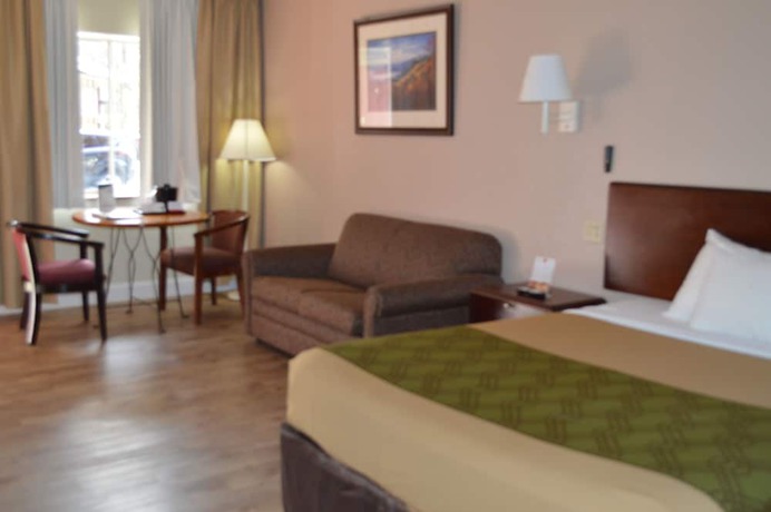 Imagen de la habitación del Hotel Econo Lodge Inn and Suites On The River. Foto 8