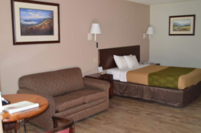Imagen de la habitación del Hotel Econo Lodge Inn and Suites On The River. Foto 15