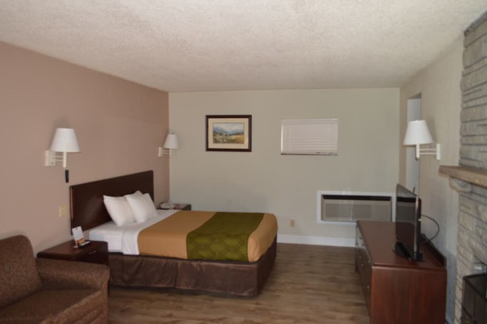 Imagen de la habitación del Hotel Econo Lodge Inn and Suites On The River. Foto 19