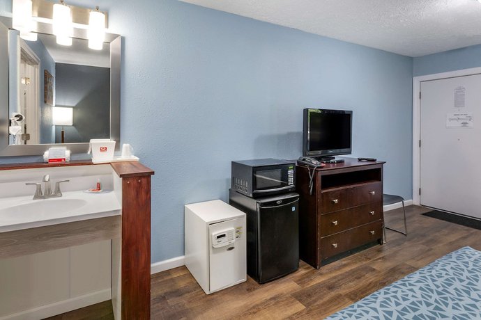 Imagen de la habitación del Hotel Econo Lodge Inn and Suites South. Foto 4