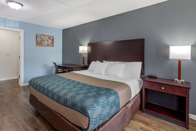 Imagen de la habitación del Hotel Econo Lodge Inn and Suites South. Foto 11