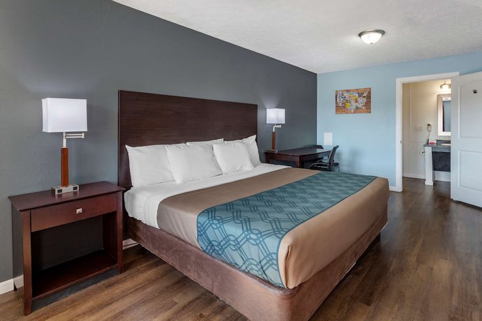 Imagen de la habitación del Hotel Econo Lodge Inn and Suites South. Foto 12