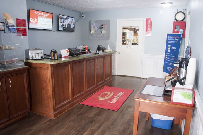 Imagen de los interiores del Hotel Econo Lodge Inn and Suites South. Foto 20