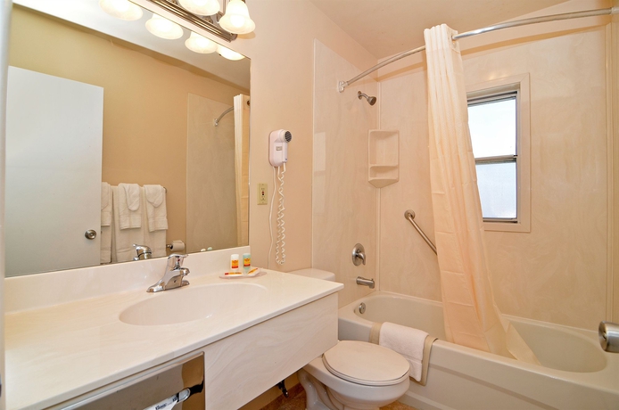 Imagen de la habitación del Hotel Econo Lodge Inn and Suites University. Foto 7