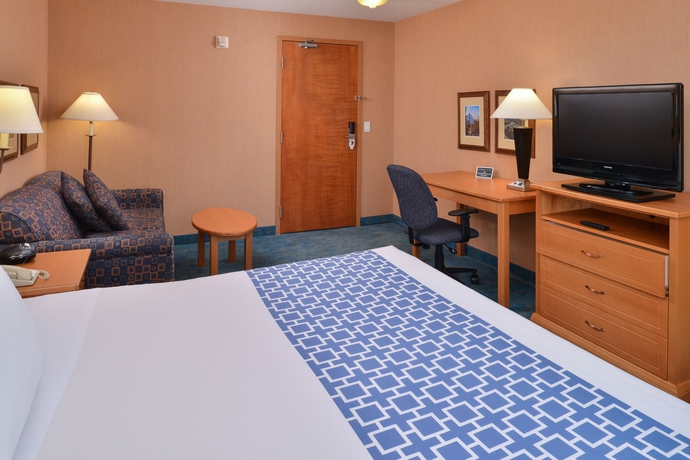 Imagen de la habitación del Hotel Econo Lodge Inn and Suites University. Foto 8