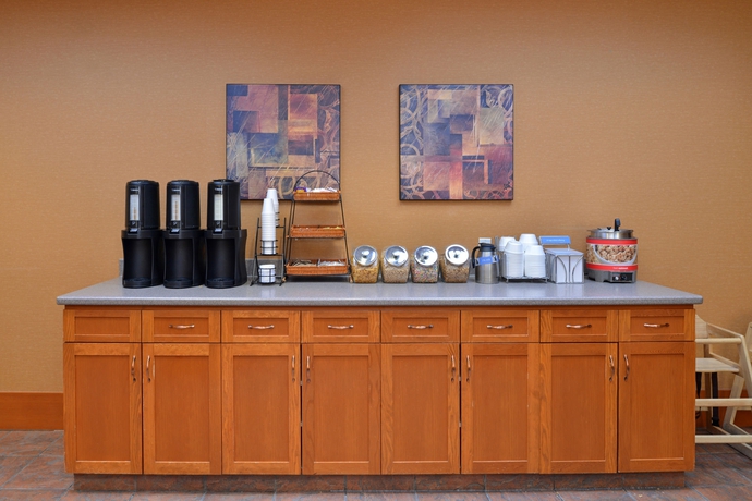 Imagen del bar/restaurante del Hotel Econo Lodge Inn and Suites University. Foto 2