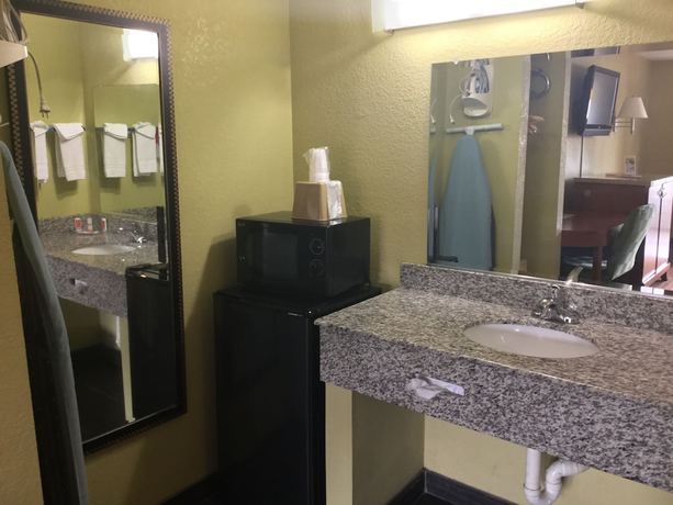 Imagen de la habitación del Hotel Econo Lodge Inn and Suites, Virginia Beach. Foto 6