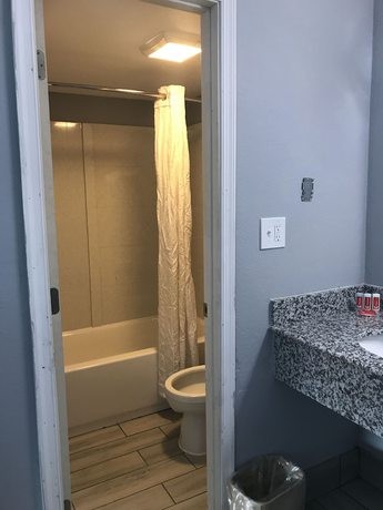 Imagen de la habitación del Hotel Econo Lodge Inn and Suites, Virginia Beach. Foto 15