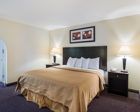 Imagen de la habitación del Hotel Econo Lodge Inn and Suites West - Energy Corridor. Foto 7
