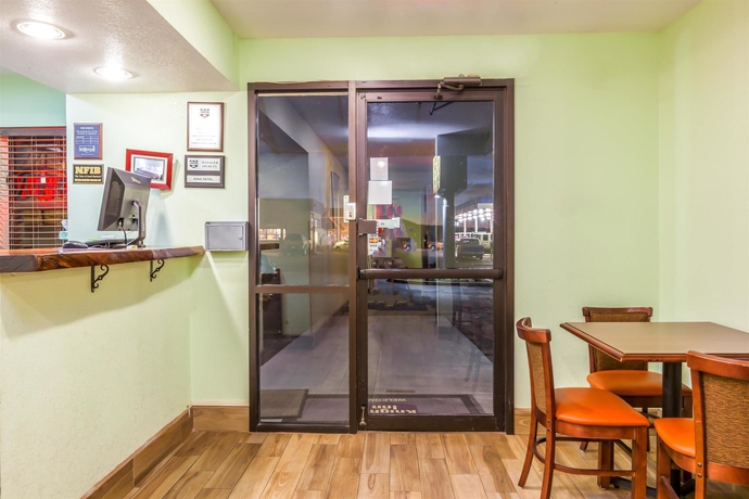 Imagen de los interiores del Hotel Econo Lodge Inn and Suites Williams - Grand Canyon Area. Foto 15