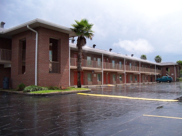 Imagen de los exteriores del Hotel Econo Lodge Jacksonville. Foto 6
