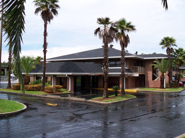 Imagen de los exteriores del Hotel Econo Lodge Jacksonville. Foto 8