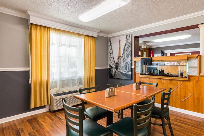 Imagen del bar/restaurante del Hotel Econo Lodge Jacksonville Near Little Rock Air Force Base. Foto 3