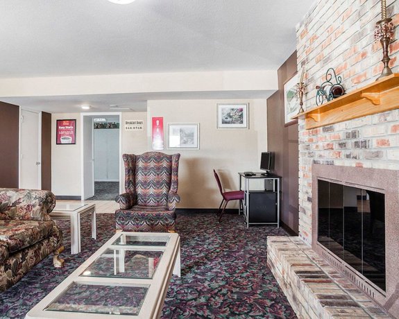 Imagen de los interiores del Hotel Econo Lodge Jefferson City. Foto 20