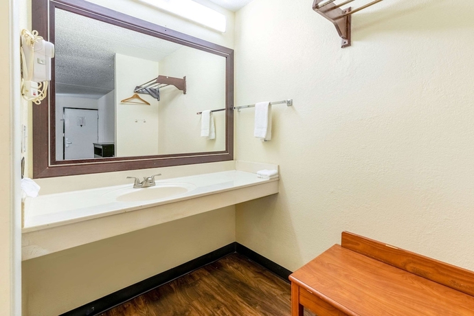 Imagen de la habitación del Hotel Econo Lodge, Knoxville. Foto 13