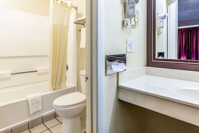 Imagen de la habitación del Hotel Econo Lodge, Knoxville. Foto 14