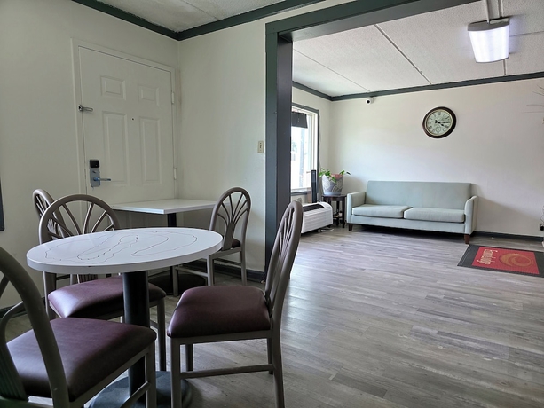Imagen de los interiores del Hotel Econo Lodge Lavonia. Foto 16