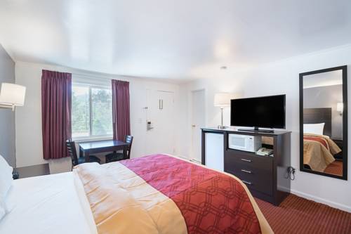 Imagen de la habitación del Hotel Econo Lodge Lee - Great Barrington. Foto 12