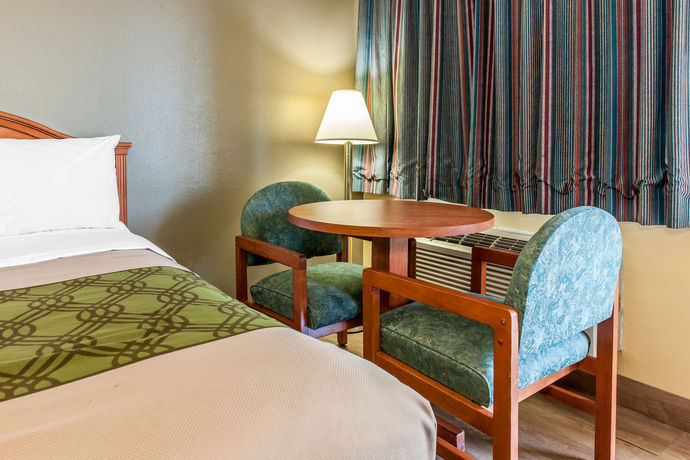 Imagen del bar/restaurante del Hotel Econo Lodge, Lexington. Foto 5