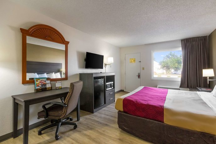 Imagen de la habitación del Hotel Econo Lodge Little Creek. Foto 10