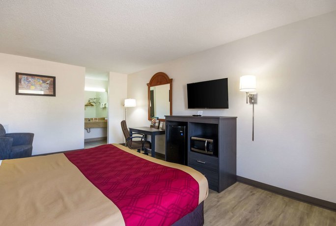 Imagen de la habitación del Hotel Econo Lodge Little Creek. Foto 11