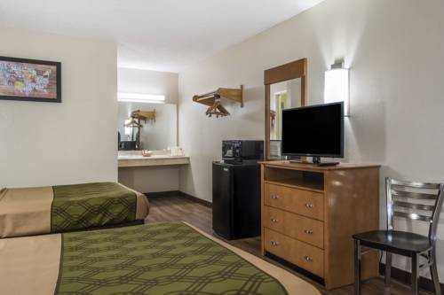 Imagen de la habitación del Hotel Econo Lodge Live Oak. Foto 5