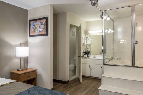 Imagen de la habitación del Hotel Econo Lodge Live Oak. Foto 10