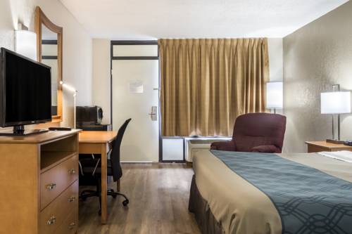 Imagen de la habitación del Hotel Econo Lodge Live Oak. Foto 13