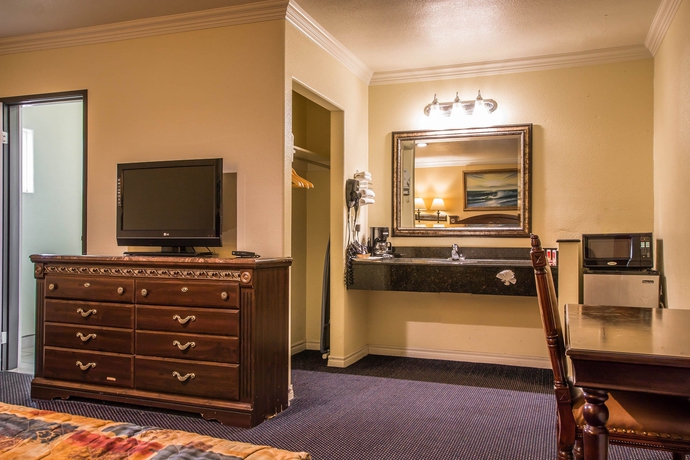 Imagen de la habitación del Hotel Econo Lodge Long Beach I-405. Foto 5