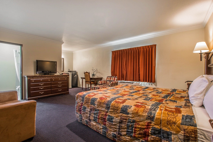 Imagen de la habitación del Hotel Econo Lodge Long Beach I-405. Foto 10