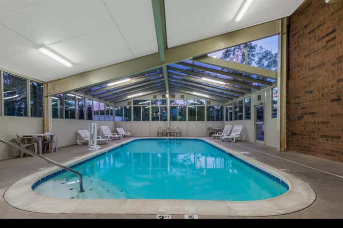 Imagen de la piscina del Hotel Econo Lodge Louisville East. Foto 14