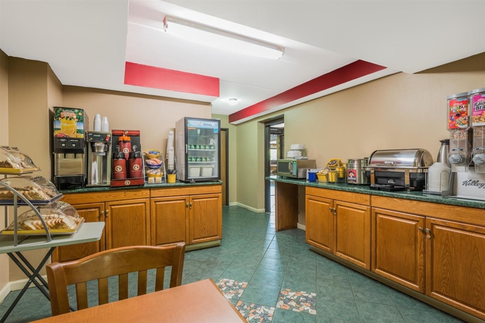 Imagen del bar/restaurante del Hotel Econo Lodge Louisville East. Foto 3