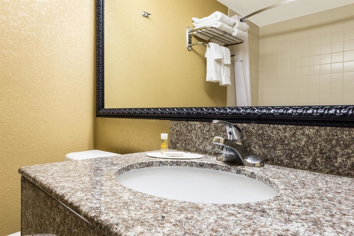 Imagen de la habitación del Hotel Econo Lodge Louisville East. Foto 6