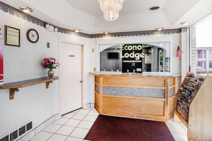 Imagen de los interiores del Hotel Econo Lodge Mc Donough. Foto 13