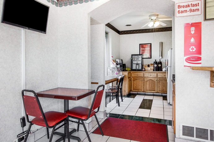 Imagen del bar/restaurante del Hotel Econo Lodge Mc Donough. Foto 6
