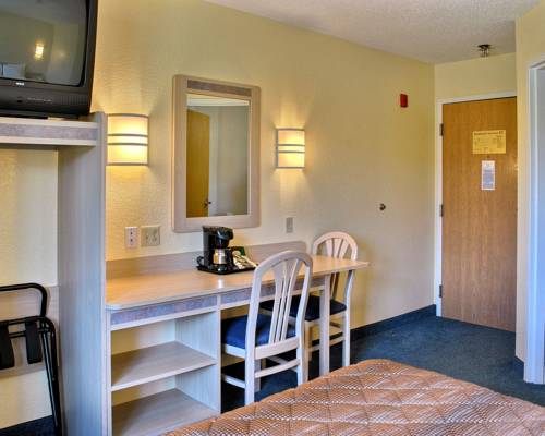 Imagen de la habitación del Hotel Econo Lodge, Meadville. Foto 9